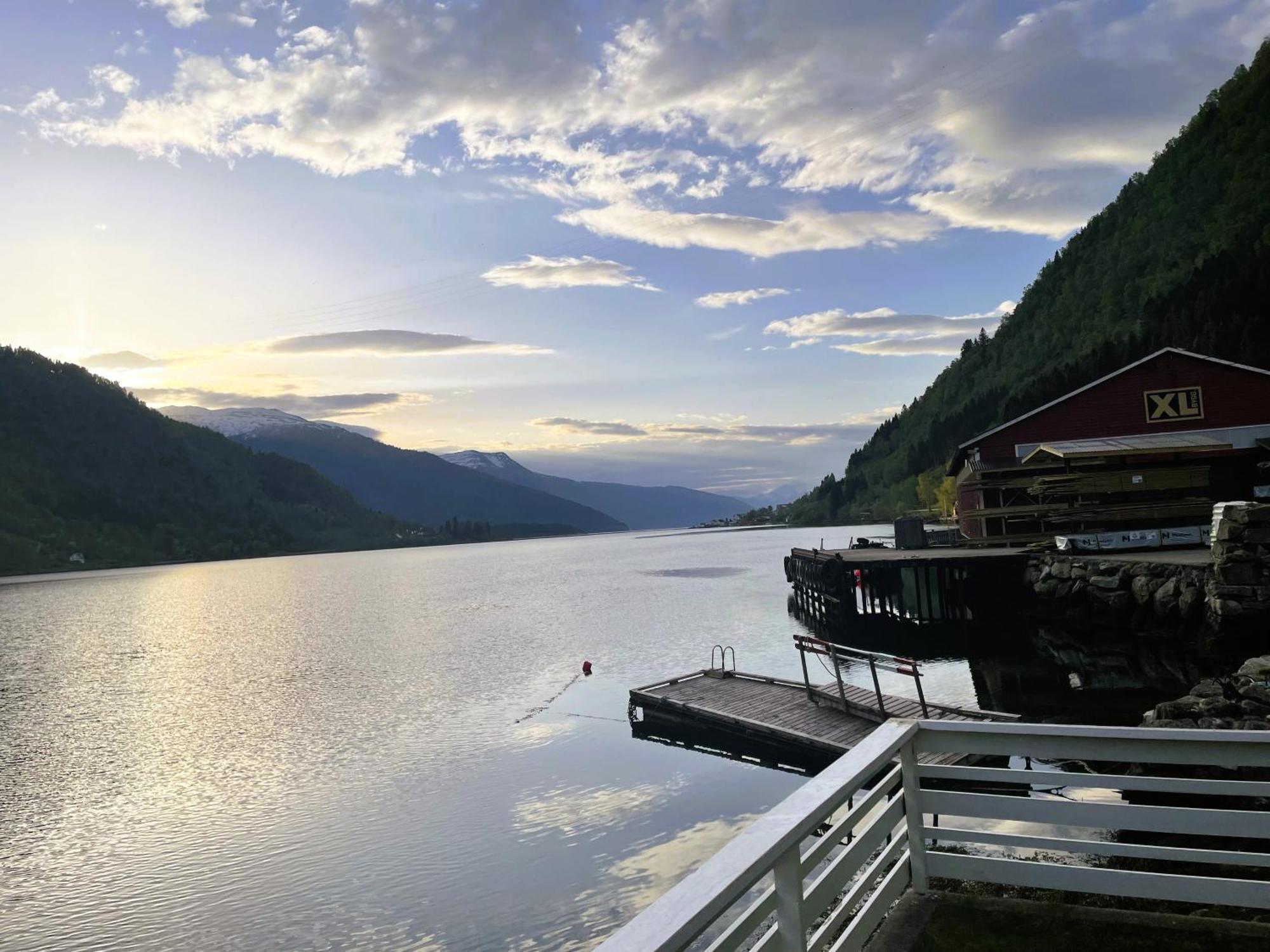 Der Fjordtraum In Balestrand Direkt Am Wasser Luaran gambar